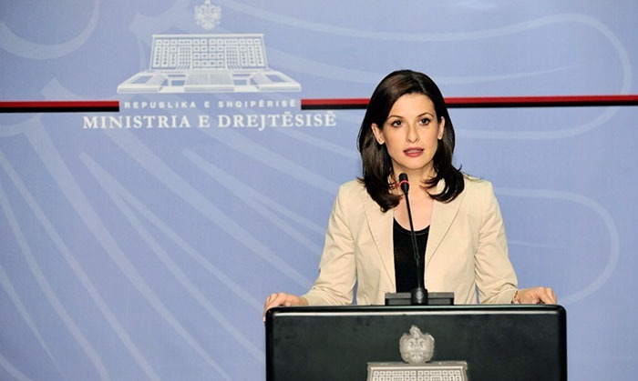 Vetingu po funksionon dhe pastrimi i shumëpritur prej dekadash i Pallatit të Drejtësisë po ndodh