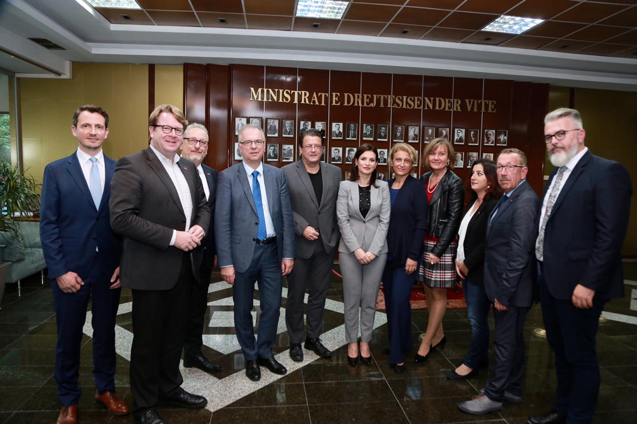 Delegacioni i Parlamentit Gjerman, mbështetje për zbatimin e reformës në drejtësi